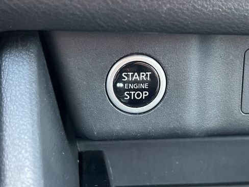 Used 2023 Nissan Rogue SV image 20