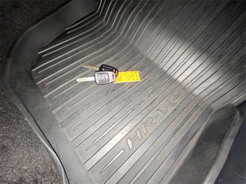 Used 2020 Honda HR-V LX image 28