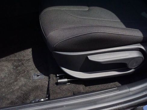 New 2025 Hyundai Elantra Blue image 17