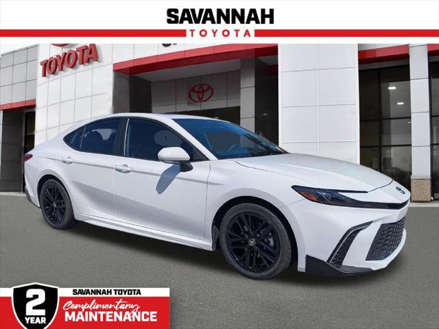 Certified 2025 Toyota Camry SE FWD image 1
