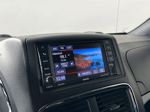 Used 2019 Dodge Grand Caravan SXT image 43