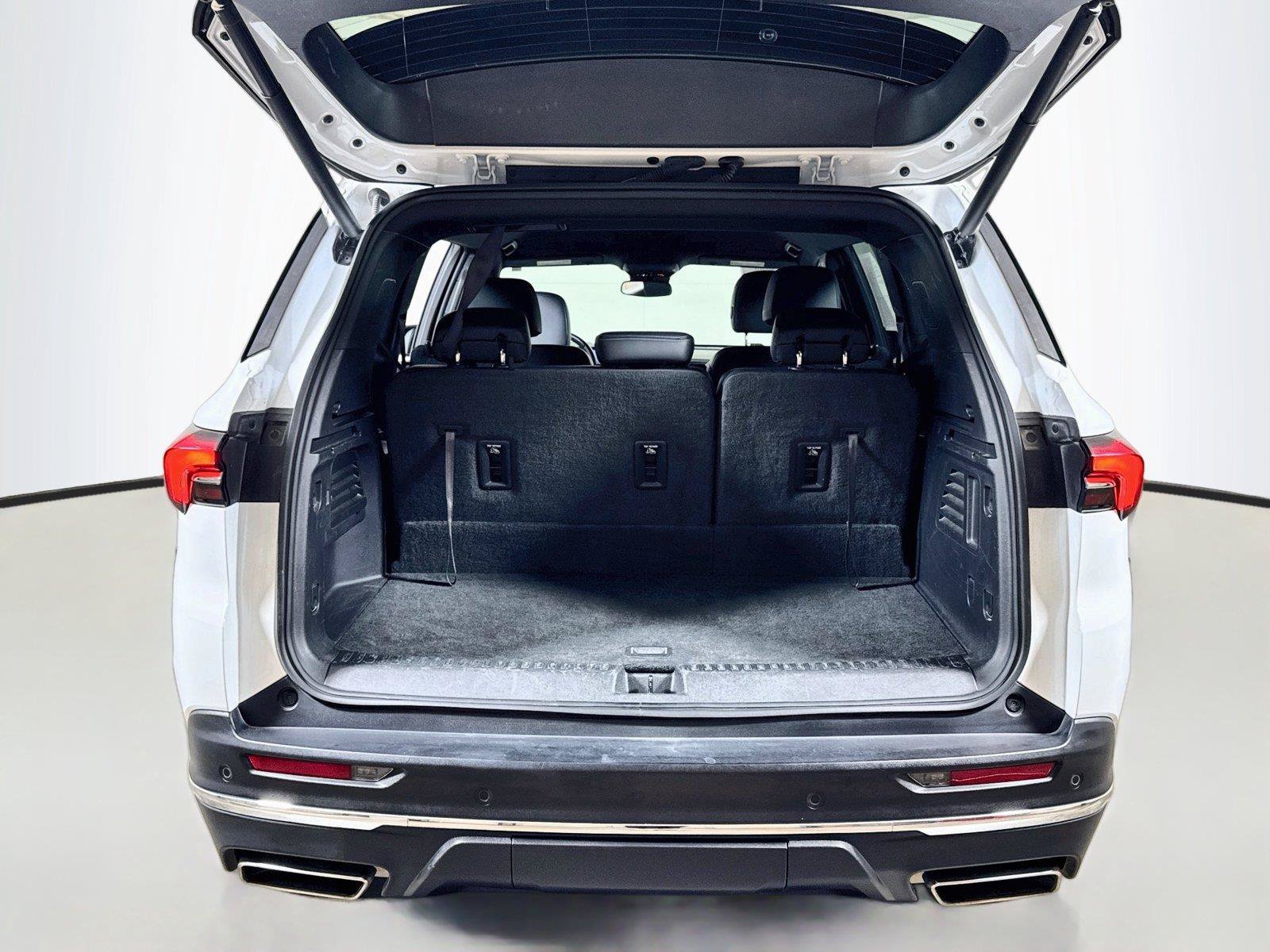 Used 2025 Buick Enclave Preferred FWD image 25