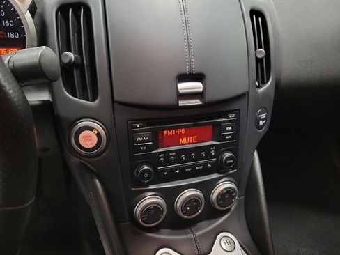 Used 2020 Nissan 370Z w/ Sport Package image 15