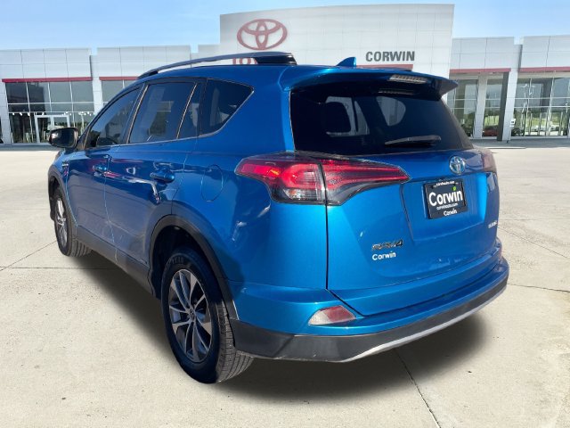 Used 2018 Toyota RAV4 LE AWD/4WD image 3