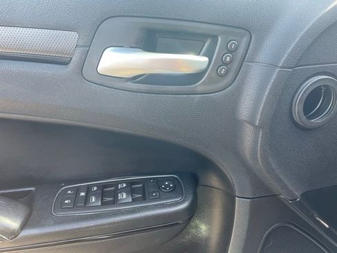 Used 2014 Chrysler 300 S w/ Luxury Group image 28