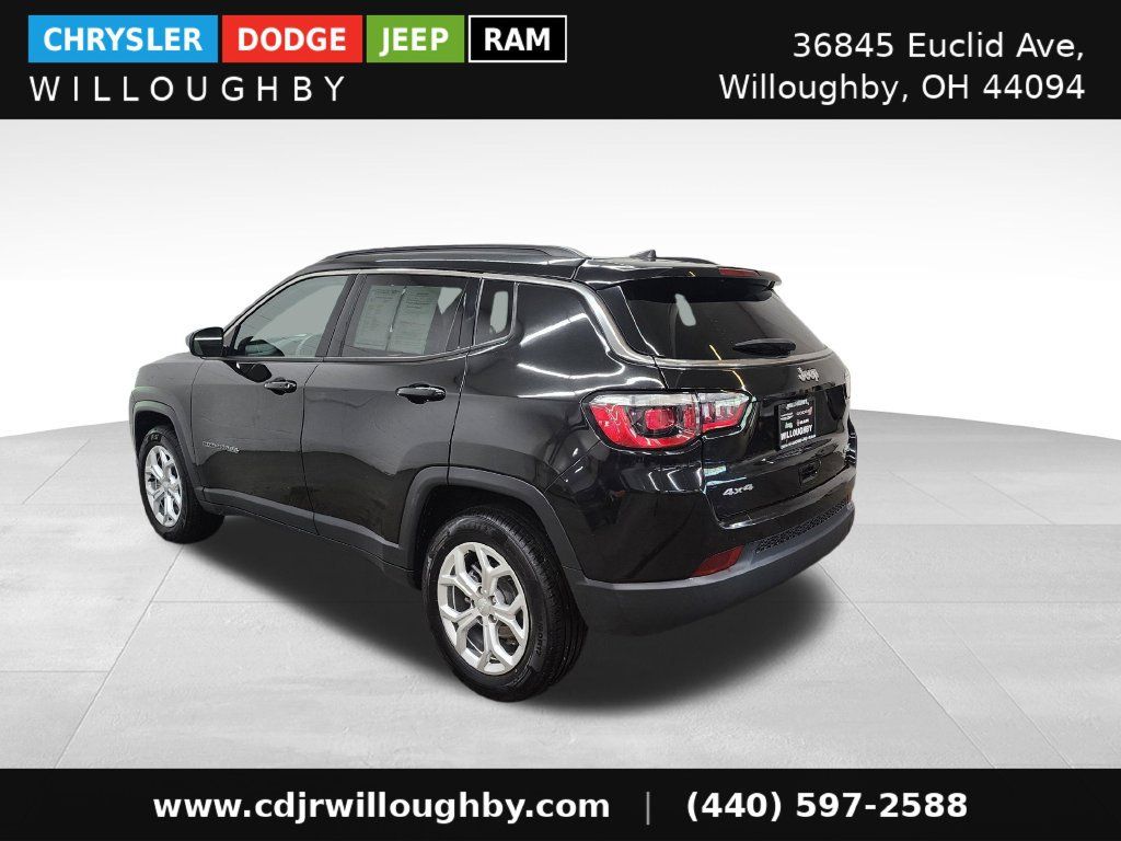 Used 2024 Jeep Compass Latitude AWD/4WD image 7