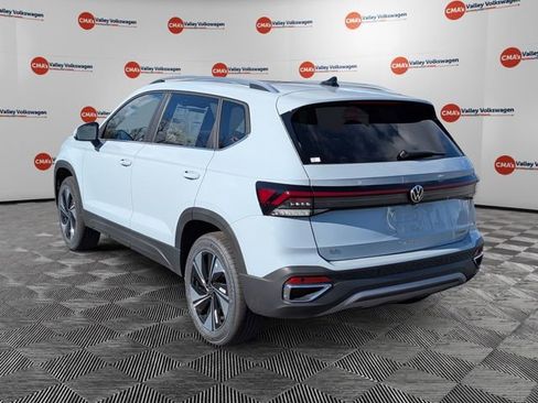 New 2026 Volkswagen Taos SE image 7