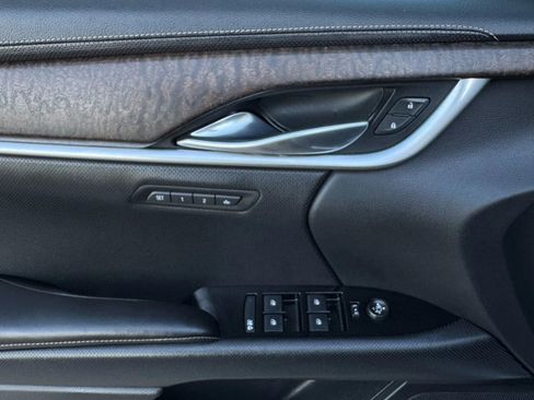 Used 2018 Cadillac XTS Luxury image 16