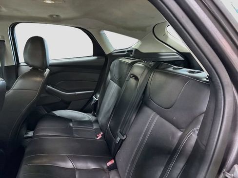Used 2014 Ford Focus SE w/ Equipment Group 201A FWD image 18