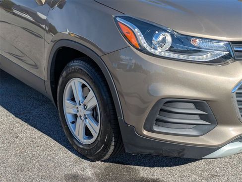 Used 2020 Chevrolet Trax LT image 10