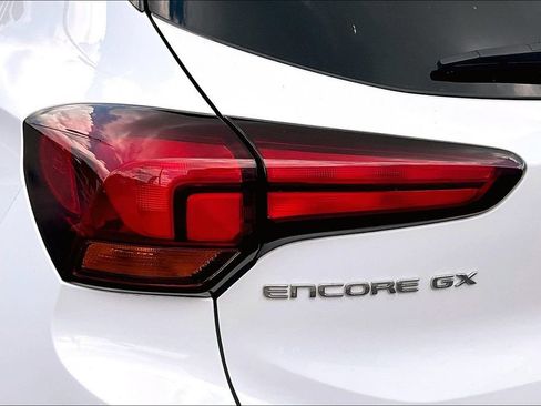 Used 2025 Buick Encore GX Preferred FWD image 23
