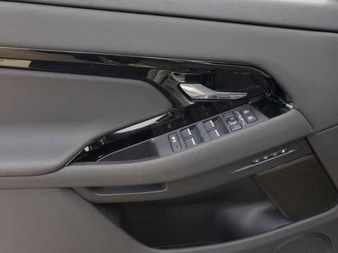 New 2026 Land Rover Range Rover Evoque S image 10