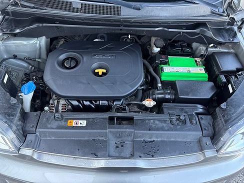 Used 2017 Kia Soul + FWD image 22