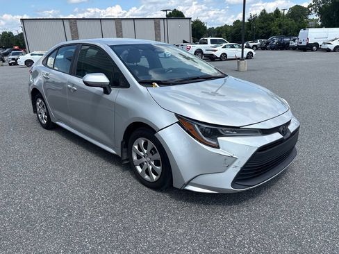 Used 2025 Toyota Corolla LE FWD image 10