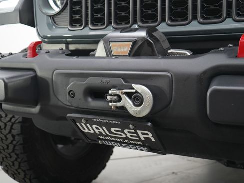 Used 2024 Jeep Wrangler Unlimited Rubicon image 32