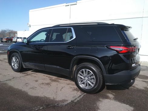 Used 2023 Chevrolet Traverse LT image 7