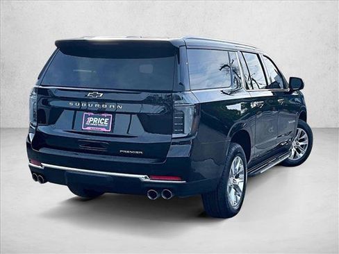 Used 2026 Chevrolet Suburban Premier RWD image 2