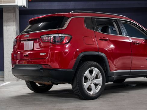 Used 2018 Jeep Compass Latitude w/ Popular Equipment Group AWD/4WD image 28