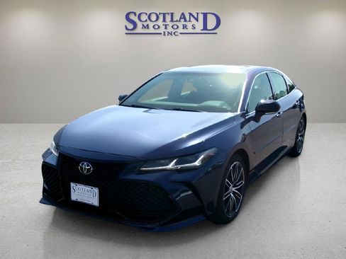 Used 2020 Toyota Avalon Touring w/ All Weather Liner Package FWD image 2