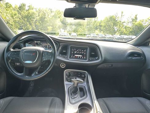 Used 2019 Dodge Challenger SXT RWD image 21