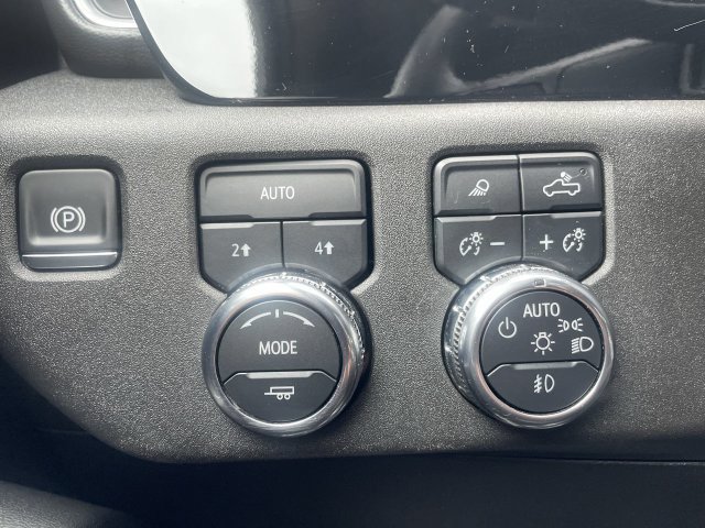 Certified 2025 GMC Sierra 1500 SLT AWD/4WD image 20