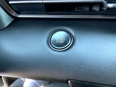 Used 2025 Hyundai Elantra Sport FWD image 31