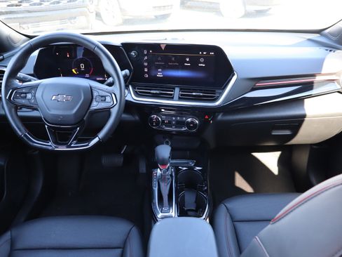 Used 2025 Chevrolet Trax RS w/ Driver Confidence Package FWD image 14