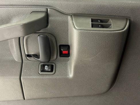 Used 2017 Chevrolet Express 2500 Extended RWD image 54