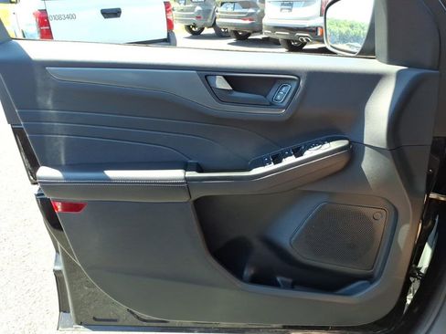 Used 2025 Ford Escape Active AWD/4WD image 18