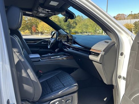 Used 2023 Cadillac Escalade Premium Luxury Platinum image 42