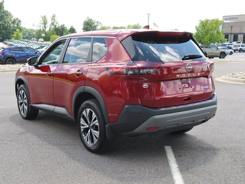 Used 2022 Nissan Rogue SV AWD/4WD image 11