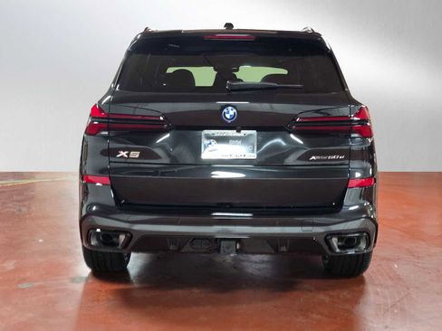 Used 2026 BMW X5 xDrive50e w/ M Sport Package AWD/4WD image 4
