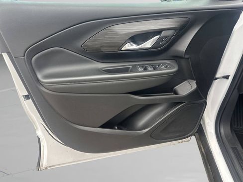 Used 2024 GMC Terrain SLE FWD image 9