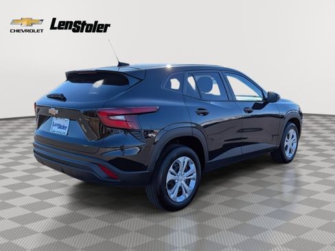 Used 2025 Chevrolet Trax LS image 5