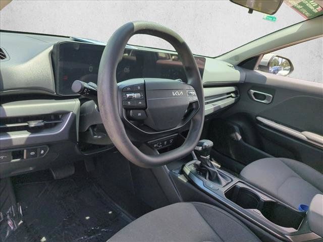 Used 2025 Kia K4 FWD image 10