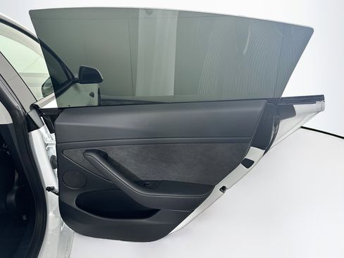 Used 2023 Tesla Model 3 Standard Range image 29