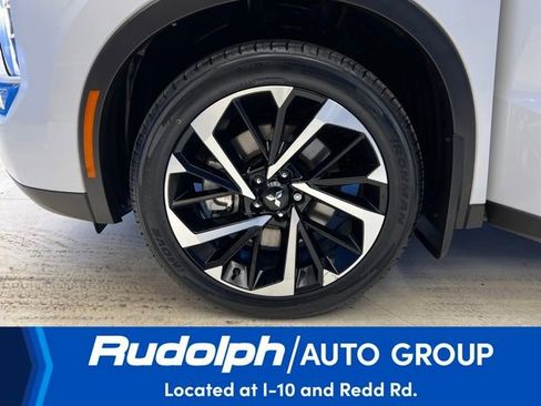 Used 2023 Mitsubishi Outlander SE image 26