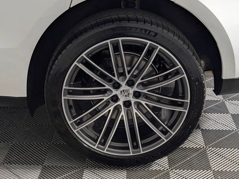 New 2026 Porsche Macan image 12