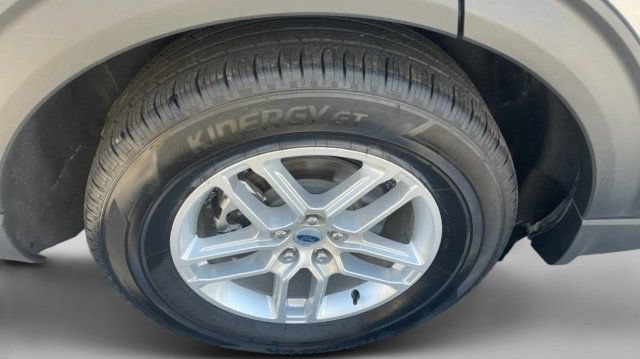 Used 2025 Ford Explorer Active w/ Active Comfort Package RWD image 18