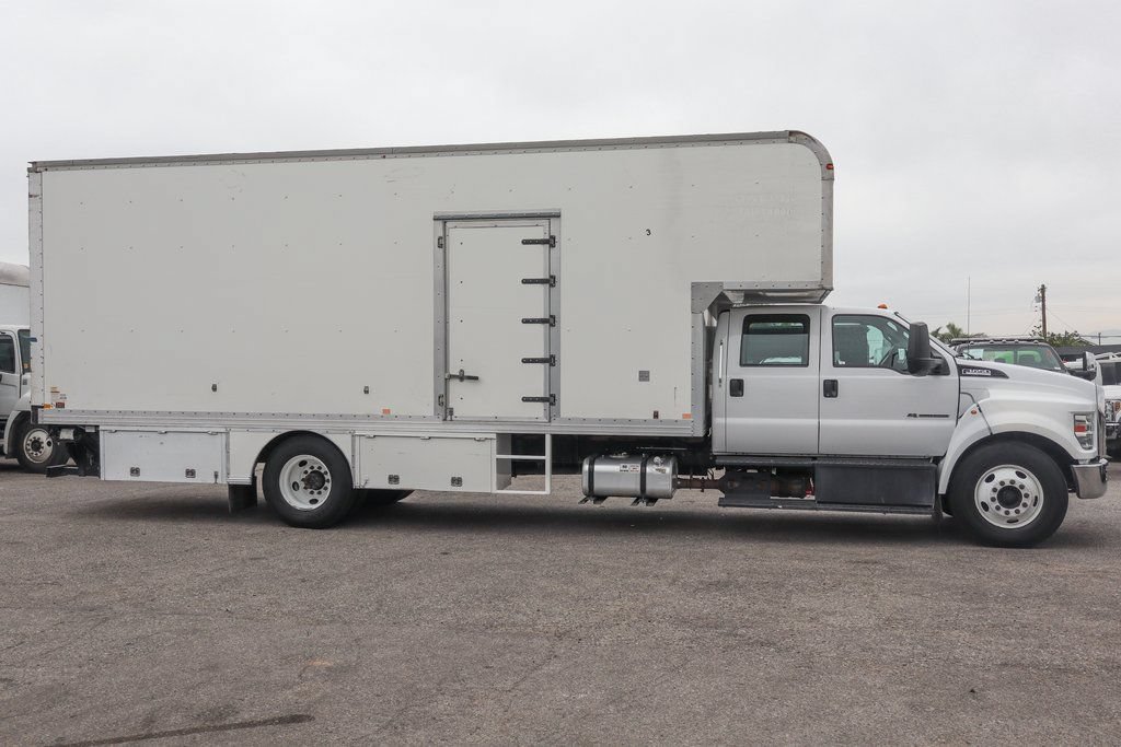 Used 2016 Ford F650 2WD Crew Cab Super Duty image 14
