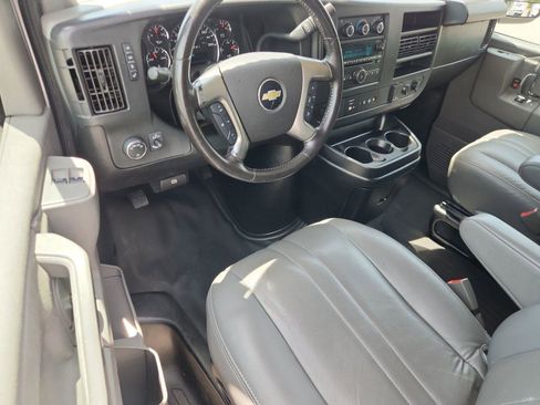 Used 2018 Chevrolet Express 2500 w/ Driver Convenience Package RWD image 16
