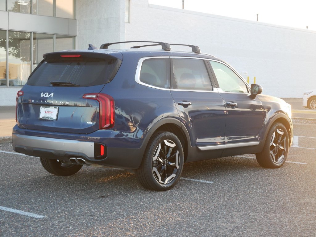 Used 2025 Kia Telluride S AWD/4WD image 3