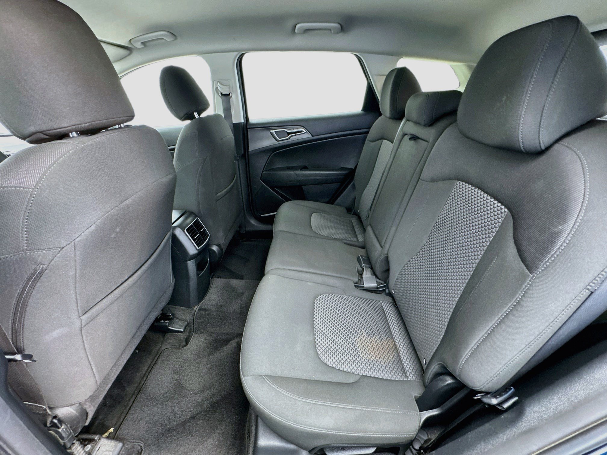 Used 2025 Kia Sportage LX FWD image 15