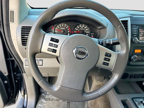 Used 2018 Nissan Frontier SV w/ Value Truck Package RWD image 11