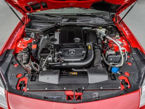 Used 2015 Mercedes-Benz SLK 250 image 23