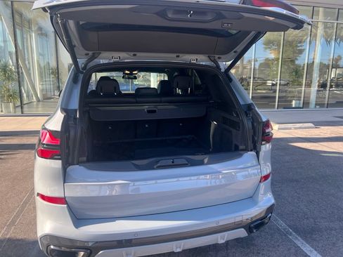 Used 2024 BMW X5 sDrive40i w/ M Sport Package RWD image 9