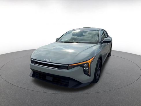 Used 2025 Kia K4 LXS image 7