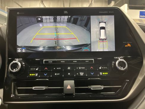 Used 2020 Toyota Highlander Limited AWD/4WD image 24