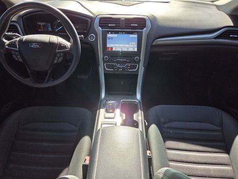 Used 2018 Ford Fusion SE w/ Fusion SE Technology Package image 7