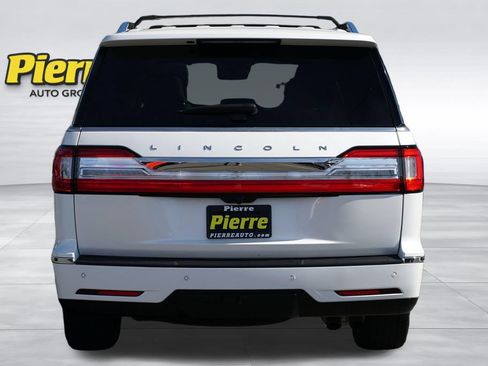 Used 2018 Lincoln Navigator Select w/ Technology Package AWD/4WD image 6